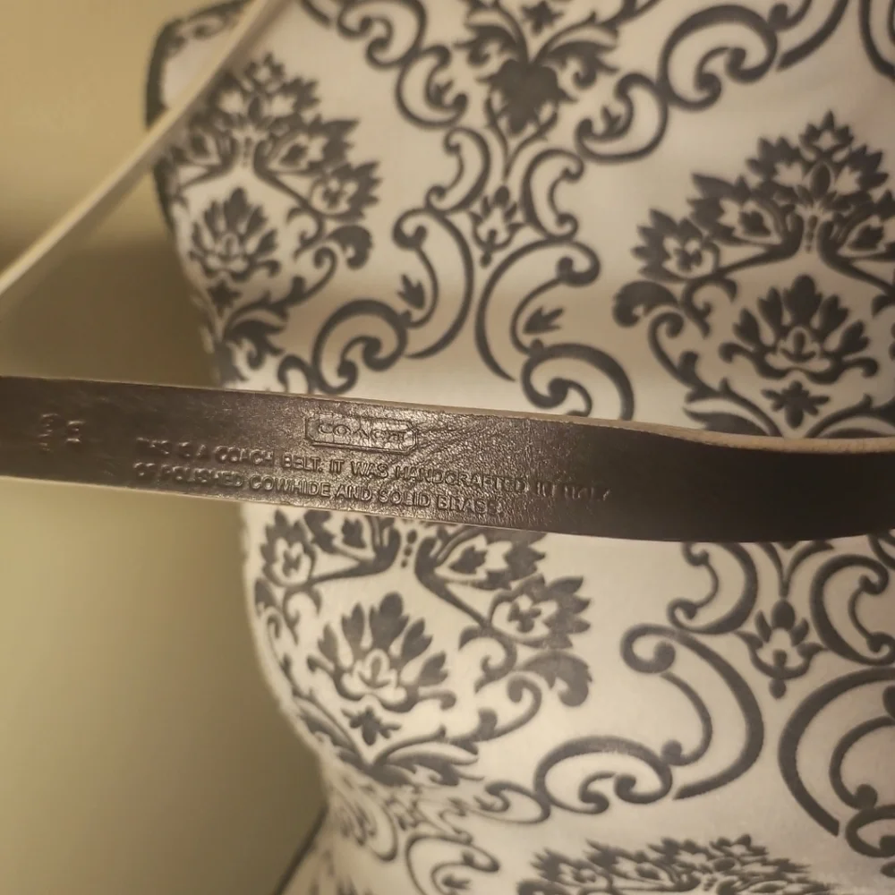Rare Vintage Coach White Polished Calfskin Logo Buckle Belt –Italy –Size Large